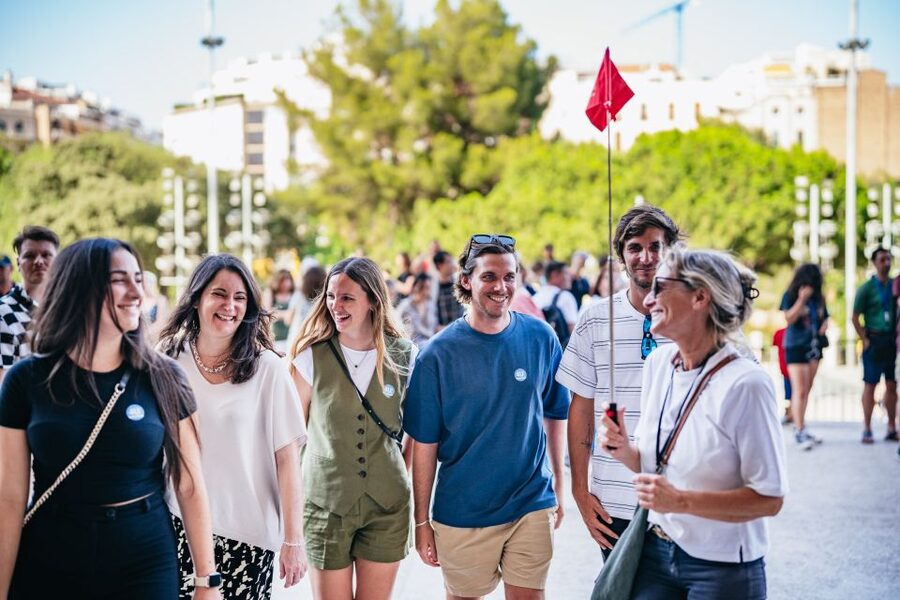 Barcelona: Sagrada Familia Skip-the-Line Entry Ticket & Tour - Why a guided visit makes sense inside Sagrada Familia