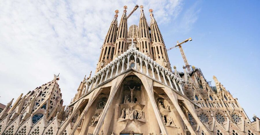 Barcelona: Sagrada Familia Skip-the-Line Entry Ticket & Tour - The Passion Façade and the changing hand of the project