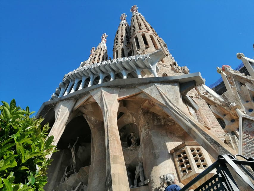 Barcelona: Sagrada Familia Skip-the-Line Guided Tour - Key points to know before booking