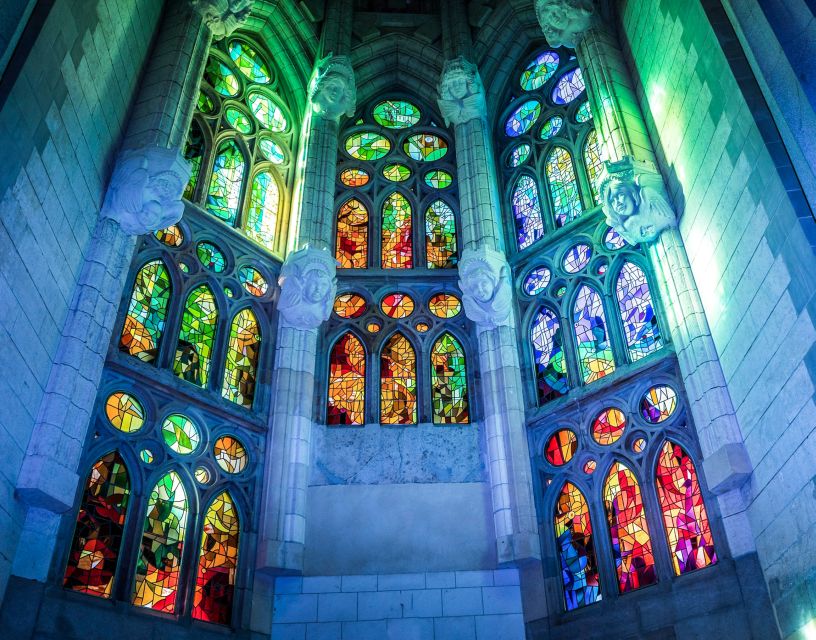 Barcelona: Sagrada Família Skip the Line Tour & Entry Ticket - Why a guided visit makes Sagrada Família easier to understand