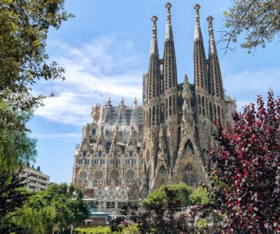 Sagrada Família Skip the Line Tour & Entry Ticket