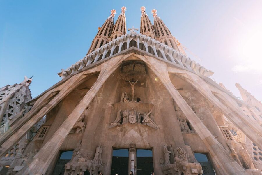Barcelona: Sagrada Familia Small Group Guided Tour - Inside the basilica: follow the design, not just the spectacle