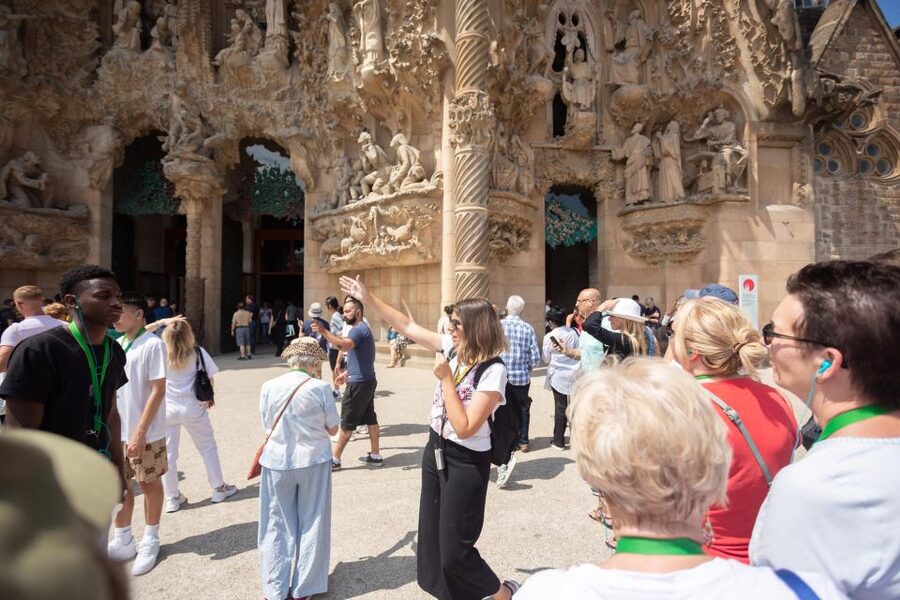 Barcelona: Sagrada Familia Small Group Guided Tour - Skip-the-line entry is useful, but not a free pass