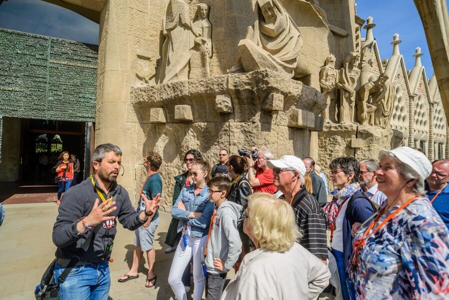 Barcelona: Sagrada Familia Tour & Optional Tower Visit - Should you book the Sagrada Familia tour?
