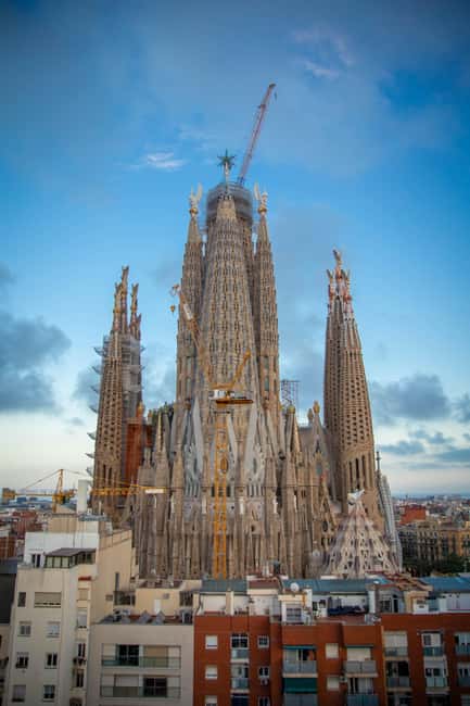 Barcelona: Sagrada Familia Tour with Optional Extras - Key points to know before booking