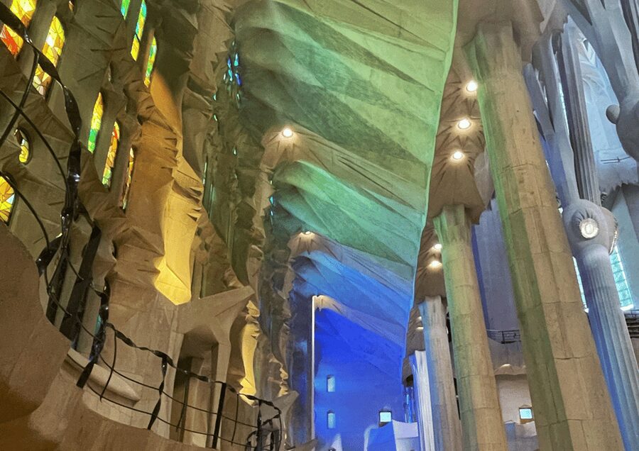 Barcelona: Sagrada Familia Tour with Optional Extras - Choosing the rooftop drink at Hotel Sercotel Rosellón