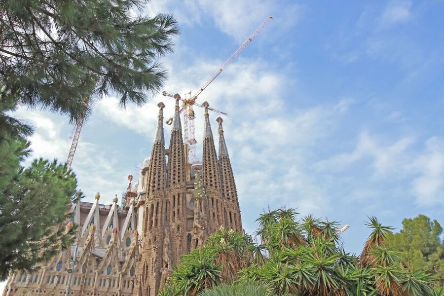 Barcelona: Sagrada Familia Tour with Optional Tower Access - The optional tower visit and the way back down