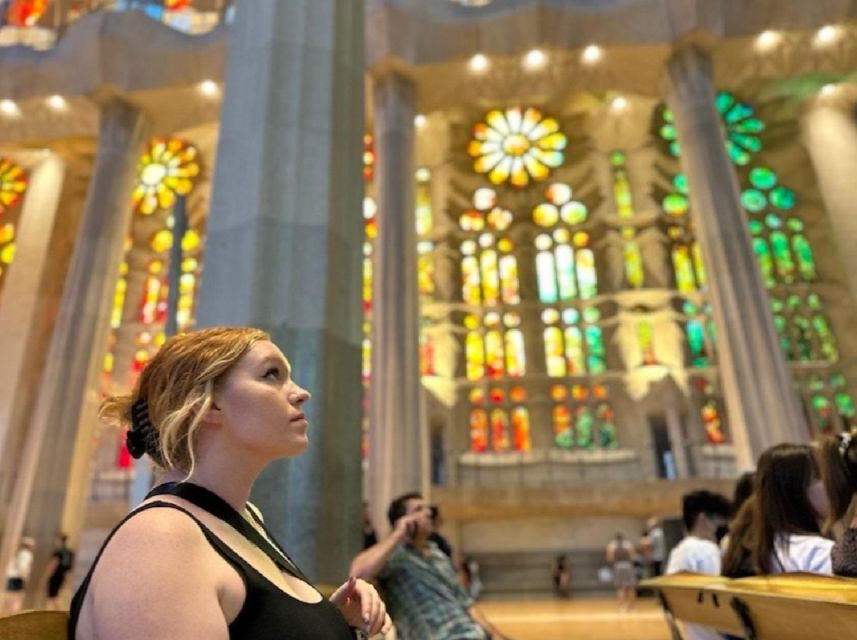 Barcelona: Sagrada Familia Tour with Skip-the-Line Access - Meeting at C/ de Mallorca, 422