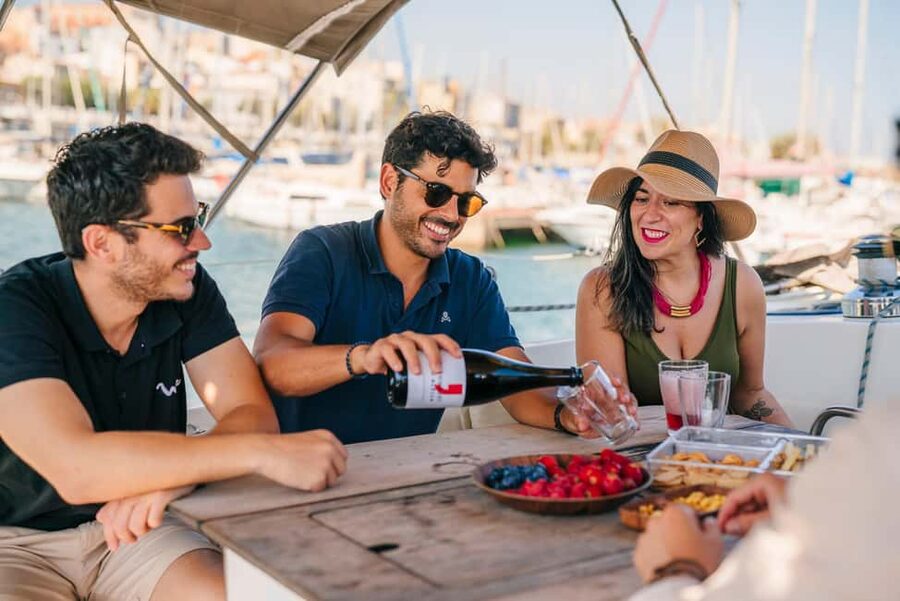 Barcelona: Sailing Cruise & Vineyard Tour with Wine Tasting - Four wines with Catalan food