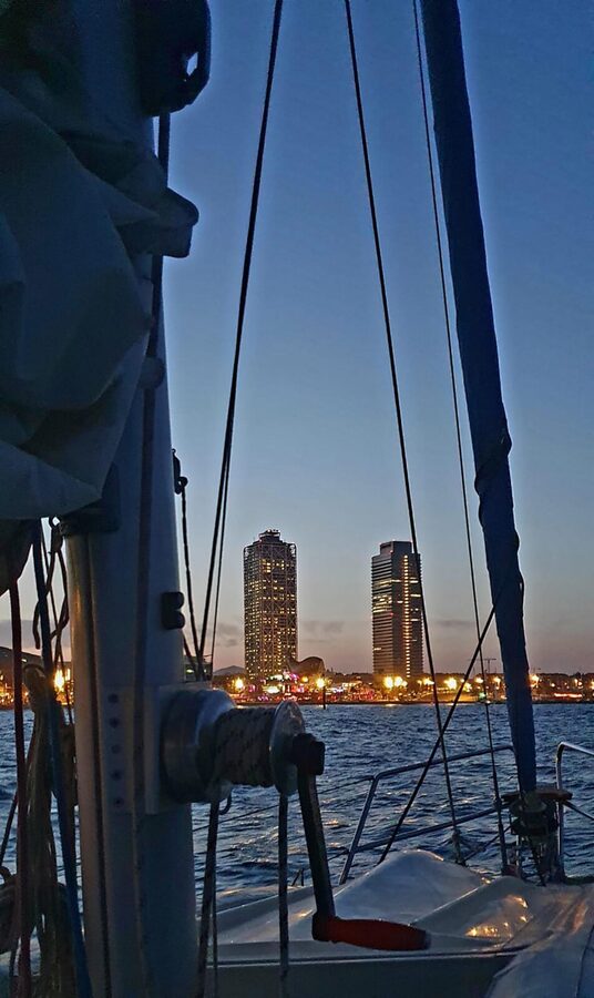 Barcelona: sailing experience, excursions lasting 2h - Swimming, weather, and seasickness