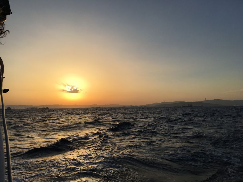 Barcelona: sailing experience, excursions lasting 2h - Leaving Port Olímpic for the open water