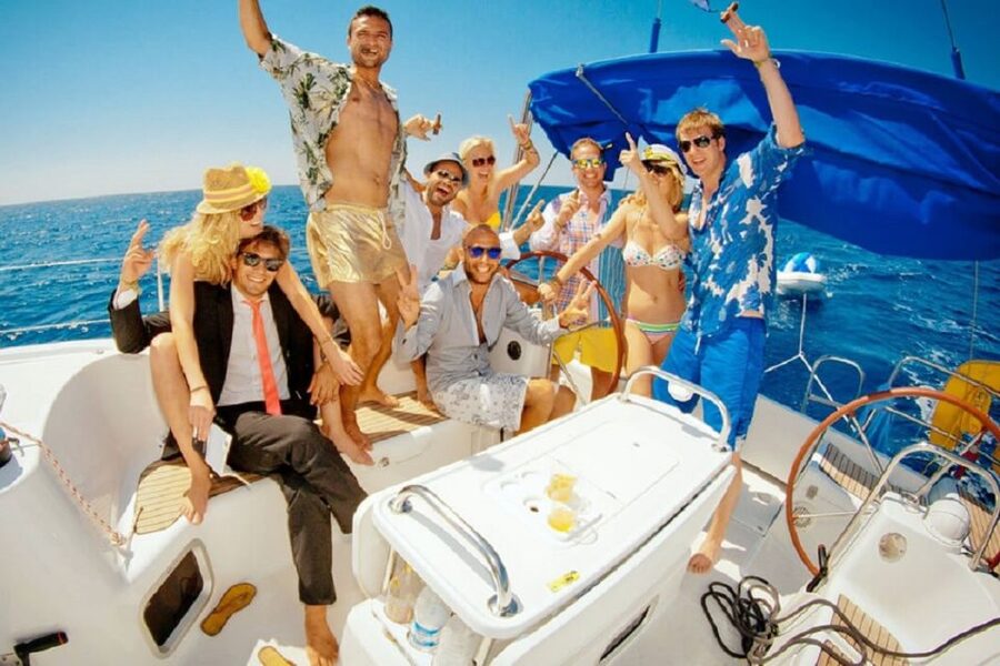 Barcelona: Sailing tour with drinks and aperitve - Snacks that make the trip feel complete