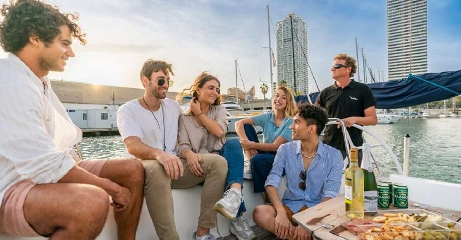 Barcelona: Sailing tour with drinks and aperitve - The swim stop and second 45-minute sailing leg