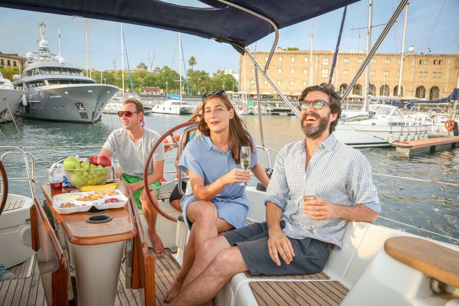 Barcelona: Sailing Tour with Spanish Tapas and Drinks - What the two-hour sailing route feels like