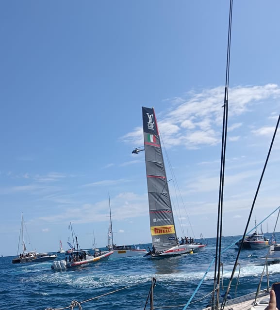 Barcelona: Sailing tour - Meeting the boat at Moll de Mestral