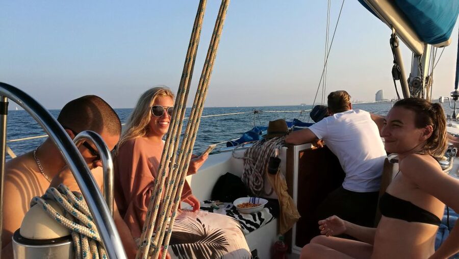 Barcelona: Sailing Trip with Drinks and Snacks - Drinks, snacks, and what to bring