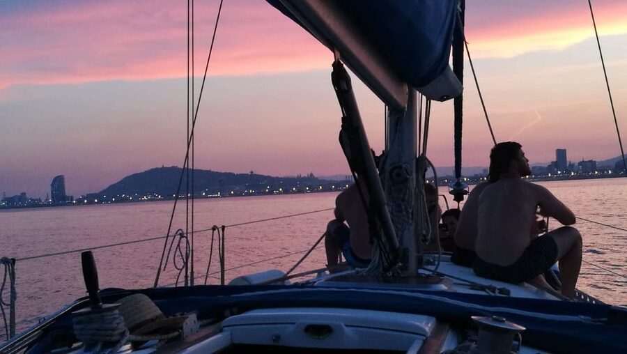 Barcelona: Sailing Trip with Drinks and Snacks - Weather, waves, and the best time to go
