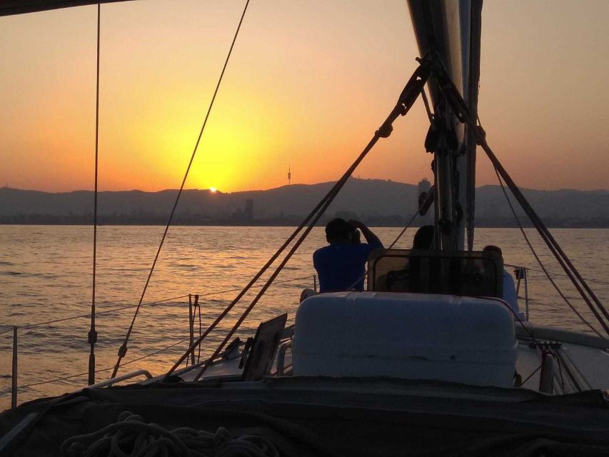 Barcelona: Sailing trip with GINTONIC workshop - Learning the Spanish gin and tonic
