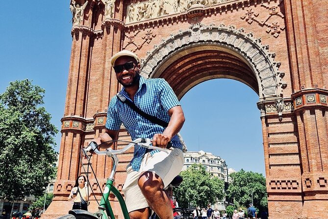 Barcelona Sightseeing by Bike with Photo Shooting and Tapas - Casa Batlló and Barcelona’s modernist face