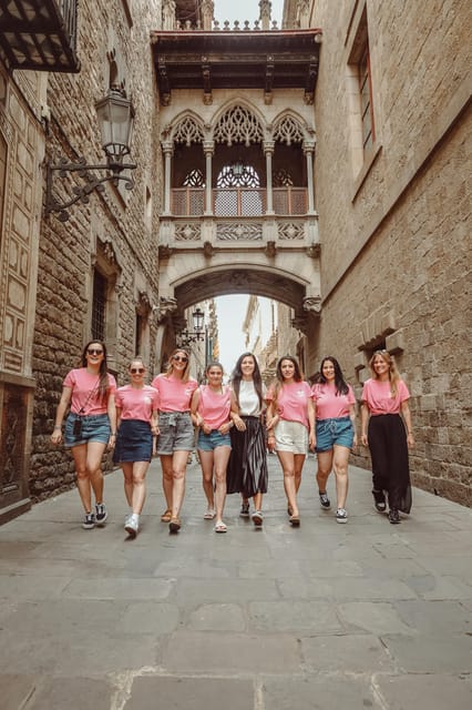 ✅ Barcelona: Sightseeing Professional Photoshoot Session - How the group format affects your hour and a half