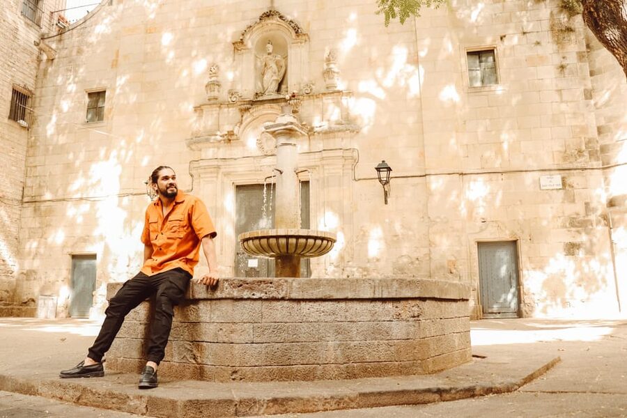 ✅ Barcelona: Sightseeing Professional Photoshoot Session - What posing help is really like