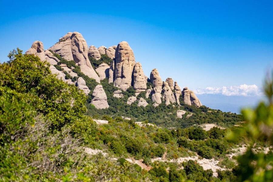 Barcelona: Sitges & Montserrat Monastery Tour with Easy Hike - Montserrat: monastery, basilica, and mountain views