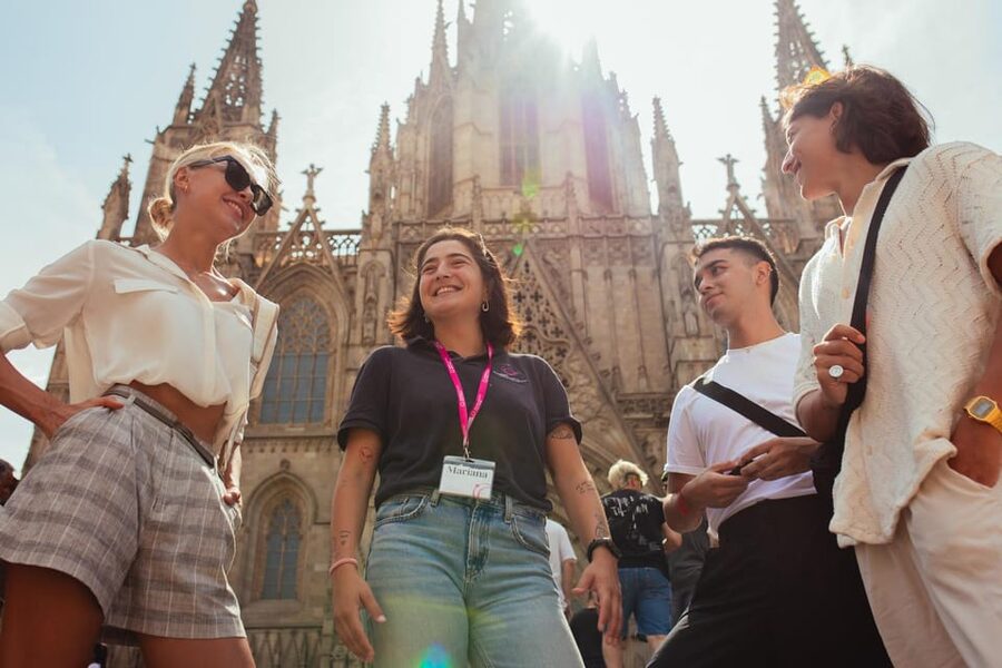 Barcelona: Small Group Gothic, Tapas & Churros Tour! - Key points to know before booking