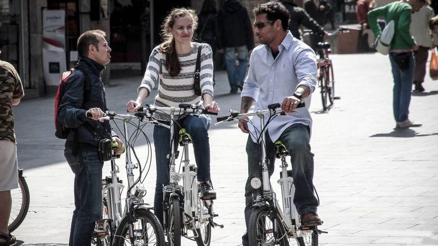 Barcelona: Small Group or Private Bike Tour - From Plaça Reial into Barcelona’s oldest streets
