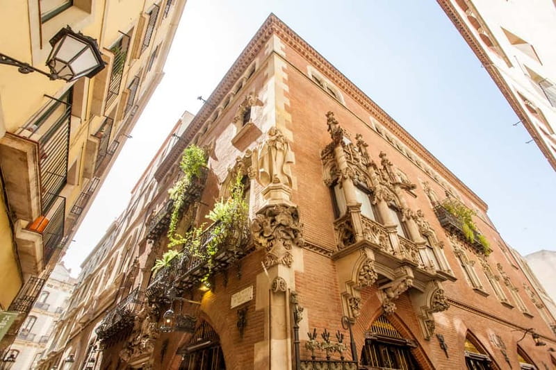 Barcelona: Small Group Picasso Tour with Picasso Museum - Picasso’s only public artwork