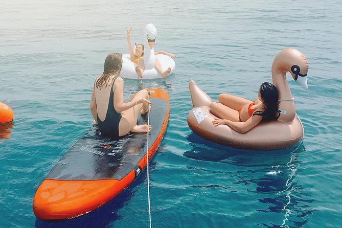 Barcelona Small Group Sailing with Snacks and Cava - Key points at a glance