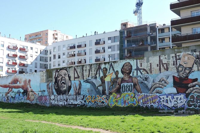 Barcelona Street Art and Graffitti Bicycle Tour - Why Poblenou makes the right street-art setting