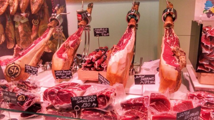 Barcelona: Street Food & Sightseeing Tour with Local Market - Should you book it?