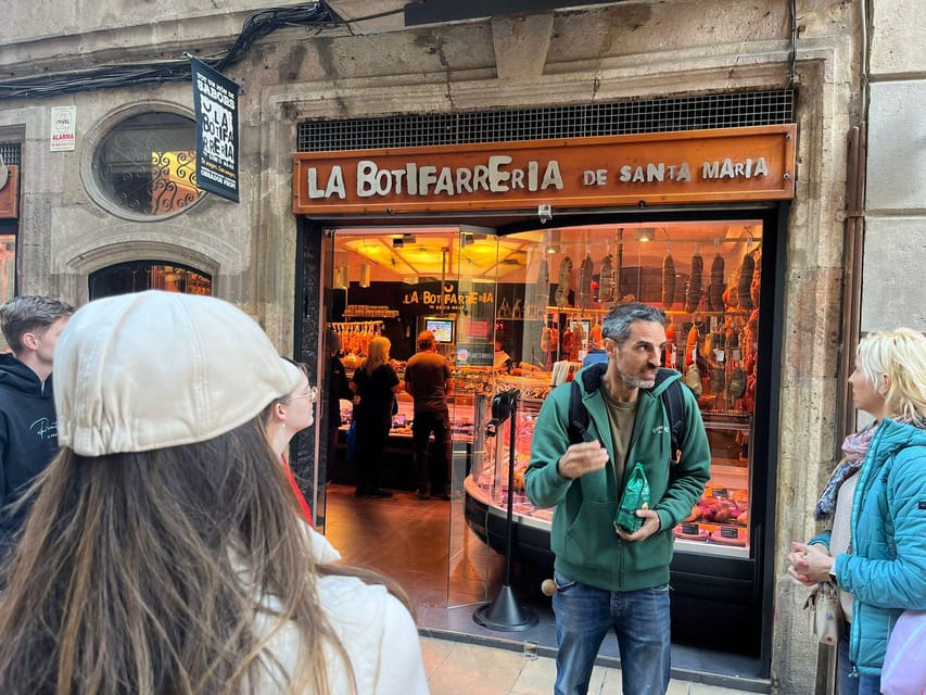 Barcelona: Street Food & Sightseeing Tour with Local Market - La Boqueria, Barcelona’s noisy food stage
