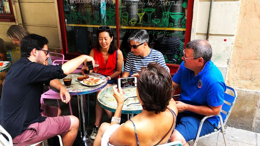 Barcelona: Street Food & Sightseeing Tour with Local Market - Dietary limits and practical comfort