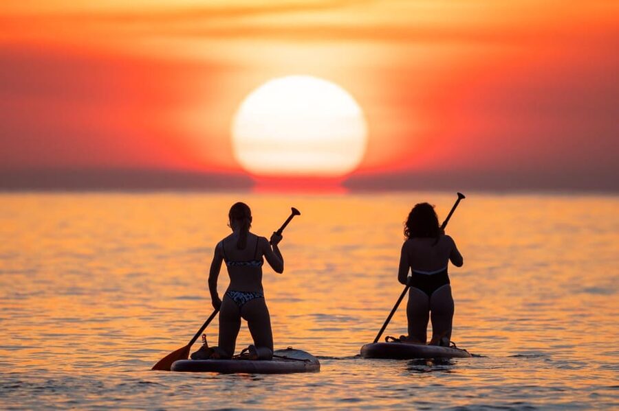 Barcelona: Sunrise Paddleboarding with Instructor and Photos - Practical tips for a smoother morning