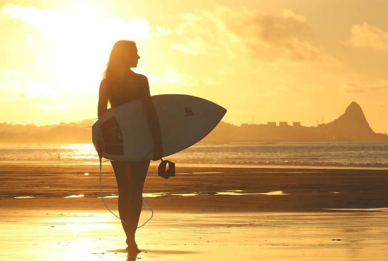 Barcelona: Sunrise & Sunset Paddle Surf Experience - Getting comfortable on the board