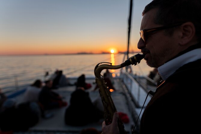 Barcelona Sunset Live Jazz Music Cruise - Key points at a glance