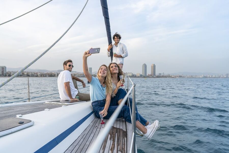 Barcelona Sunset Sailing with Gin Tonic Workshop Option - Sunset sailing from Port Olímpic