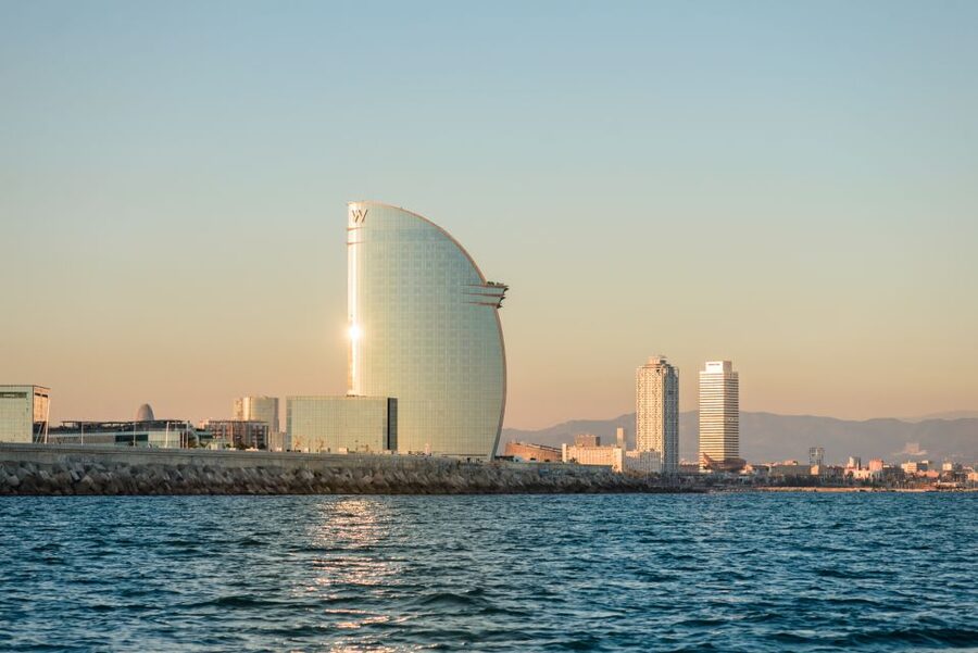 Barcelona Sunset Sailing with Gin Tonic Workshop Option - Why the small group changes the mood