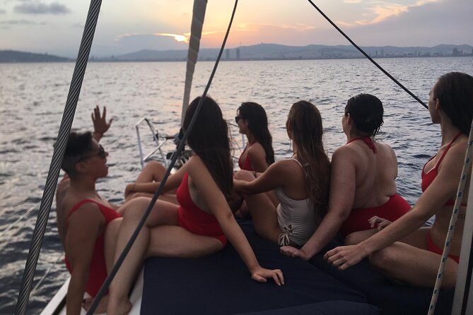 Barcelona Sunset Sailing with Open Bar of Cava and Snacks - What the cava and snacks are really like