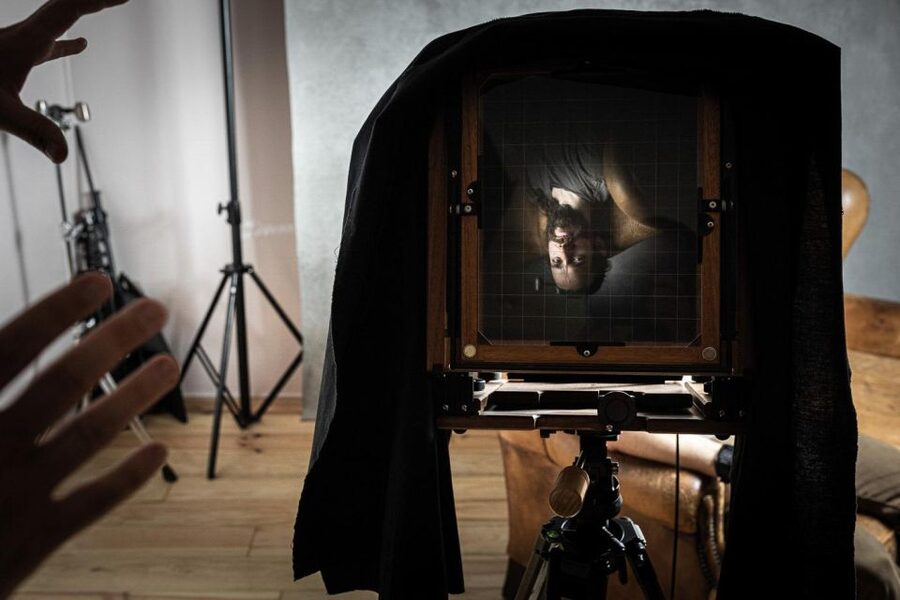 Barcelona: Take your portrait with a 19th century process - Taking your place before the wooden camera