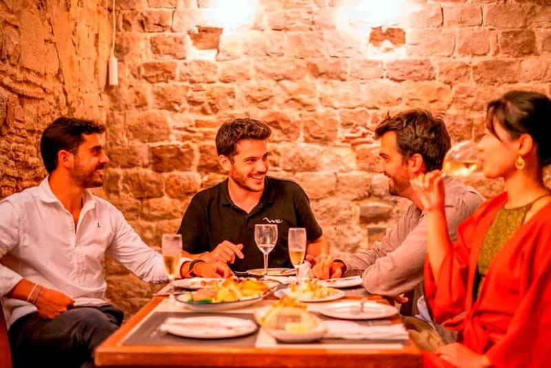 Barcelona: Tapas and Wine with Flamenco Show in the Old Town - Practical details that affect your evening