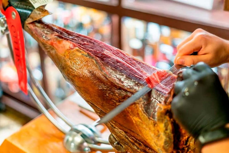 Barcelona: Tapas and Wine with Flamenco Show in the Old Town - Santa Maria del Mar and the El Born story