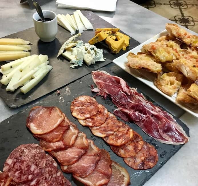 Barcelona: Tapas Crawl full meal & drinks all included - Why the drink pairings matter