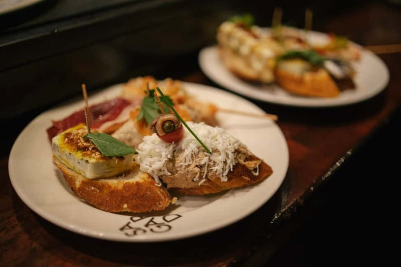 Barcelona: Tapas Food Crawl Walking Tour with Tastings - Food restrictions and who should skip it