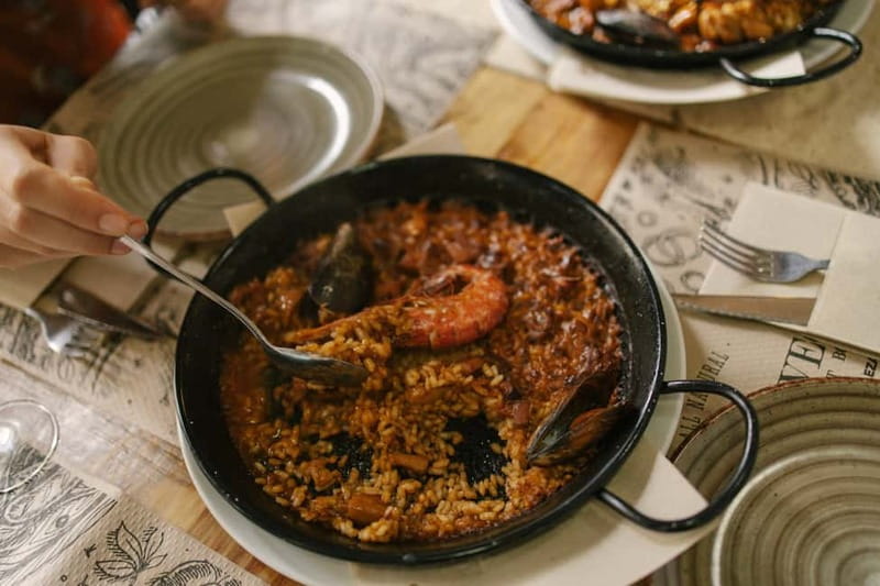 Barcelona: Tapas Food Crawl Walking Tour with Tastings - Starting near Correos and Telégrafos
