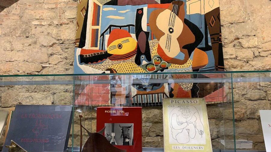 Barcelona: Tapas & Picasso Museum Guided Walking Tour - Practical details that affect your day