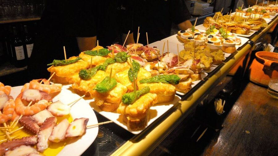Barcelona: Tapas & Picasso Museum Guided Walking Tour - Beginning at Plaça Reial
