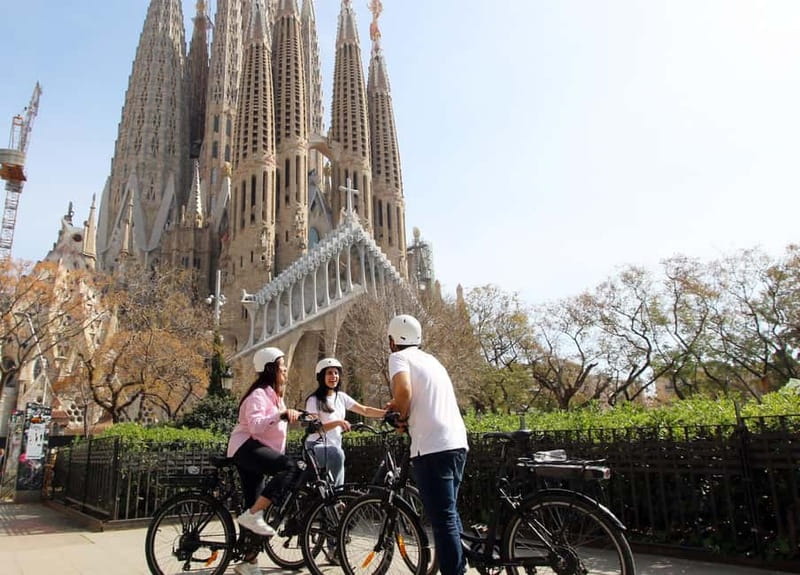Barcelona: Tapas Tasting Tour by Regular Bike or E-Bike - Why this Barcelona bike route works