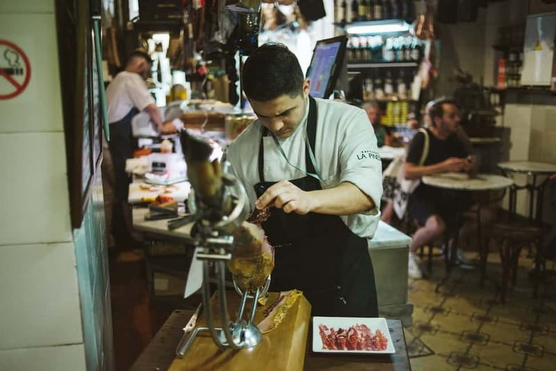 Barcelona: Tapas, Wine & History Tour of the Old Town - Key points to know before booking